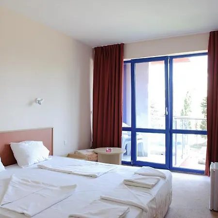 надя Хотел Приморско