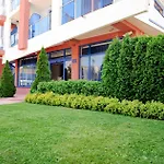 Hotel Nadia 3*